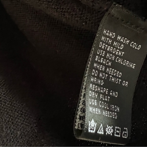 August Silk Sweater Boléro. Size L - Picture 3 of 4